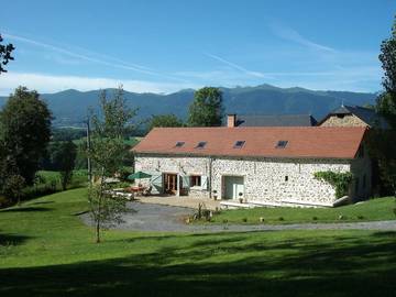 Gîte pour 5 personnes, avec terrasse et jardin à Ogeu-les-Bains