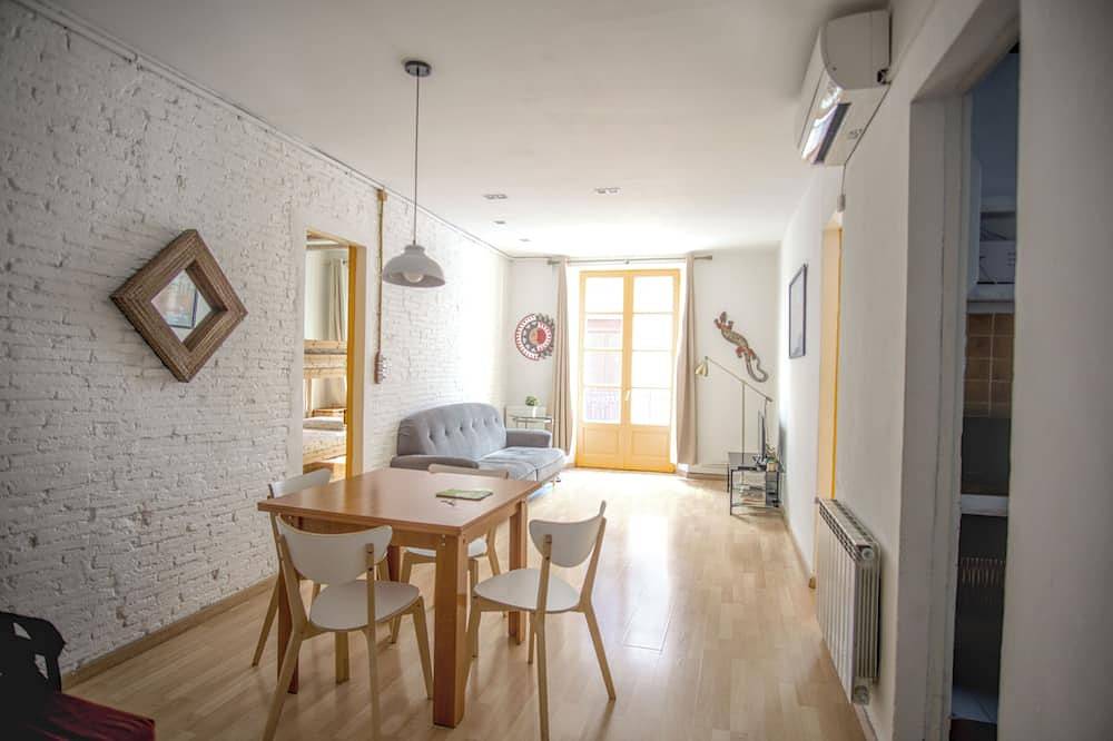 Entire apartment, Charming flat next to the Cathedral in Girona, Gironès