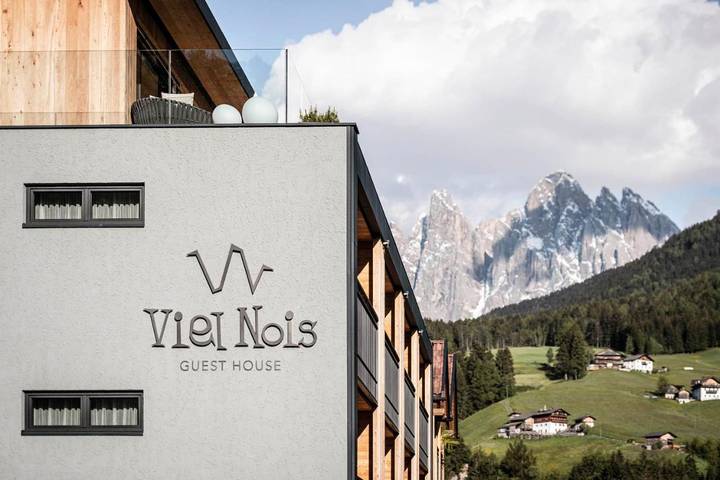 Appartamento per 2 persone, con Balcone e Terrazza nonché Idromassaggio e Piscina a Val di Funes