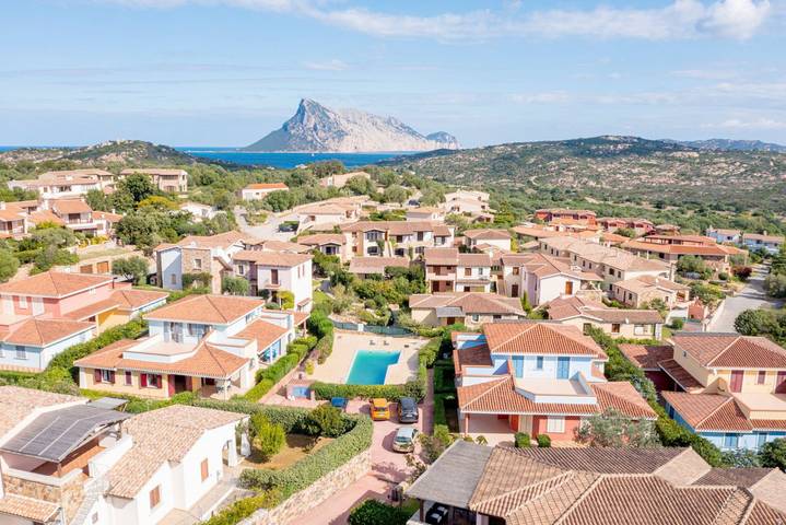 Ferienwohnung für 6 Personen, mit Pool und Balkon/Terrasse