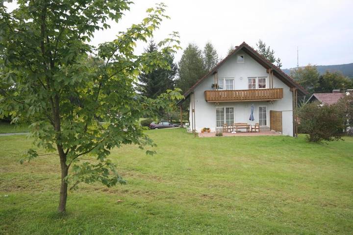 Ferienwohnung für 4 Personen, mit Balkon und Terrasse sowie Garten und Ausblick
