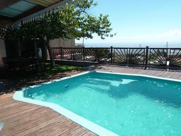 Location de vacances pour 8 personnes, avec piscine ainsi que jardin et vue, animaux acceptés dans La Bretagne