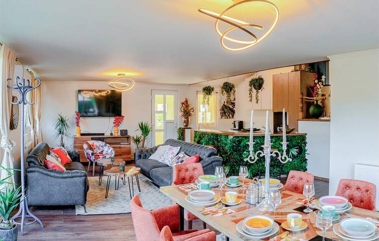 Gemütliche Wohnung mit Pool, Terrasse, WLAN und Klimaanlage in Koprivnica-Krizevci