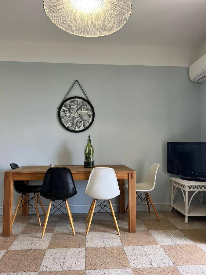 Appartement entier, Classic Apartment in Saint-Laurent-du-Var, Côte méditerranéenne (France)