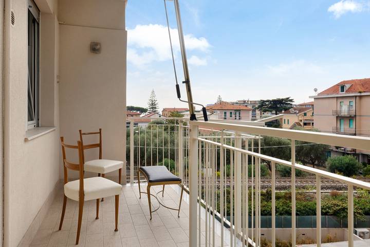 Gîte pour 4 personnes, avec balcon à Loano - 3