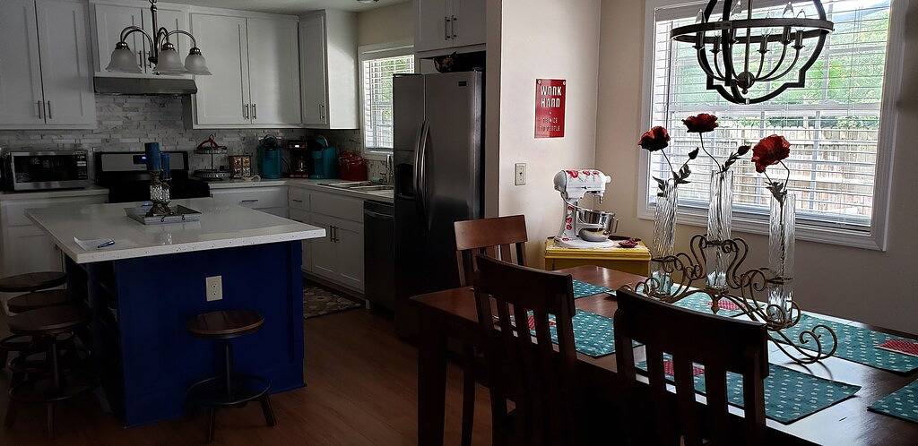 Verfügbar ab 1. Juli! Haus 8 Blöcke vom Pw Mercantile komplett umgestaltet! in Pawhuska, Oklahoma