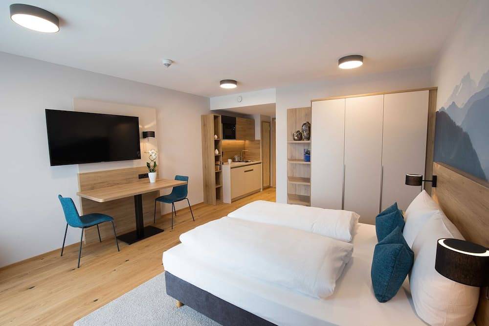 Business - Leo  Apartments - Bayerischer Hof Miesbach Gmbh in Miesbach, Alpenland Tegernsee Schliersee