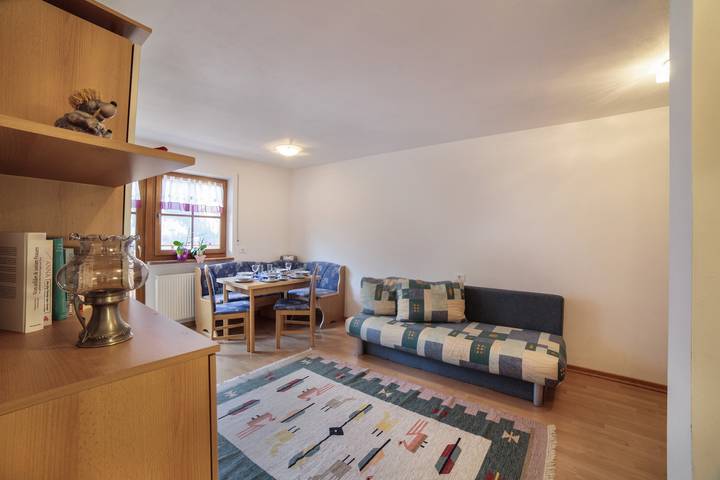 Entire apartment, Cosy Strickerhof Apartment 2 with Mountain View & Balcony in Sant'Orsola, San Leonardo in Passiria