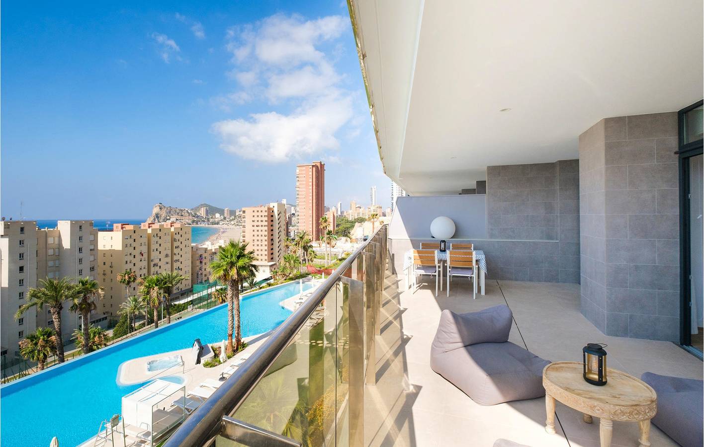 Appartamento intero, Rifugio sulla spiaggia con aria condizionata, piscina e terrazza in Benidorm, Costa Blanca