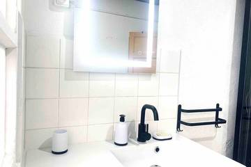 Appartement De Vacances pour 2 Personnes dans Saint-Bonnet-le-Courreau, Parc Naturel Régional Livradois-Forez, Photo 4