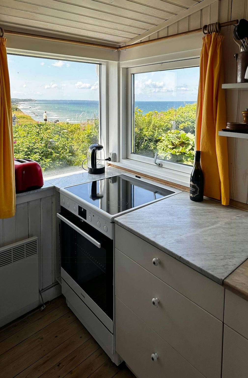 Holzhaus mit Panoramablick auf das Kattegat in Hundested, Kattegat Küste