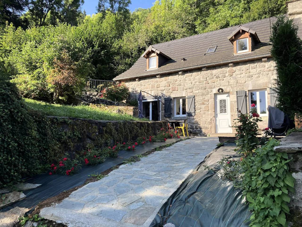 House in the heart of the Auvergne Volcanoes in Laveissière, Volcans d'Auvergne Regional Nature Park