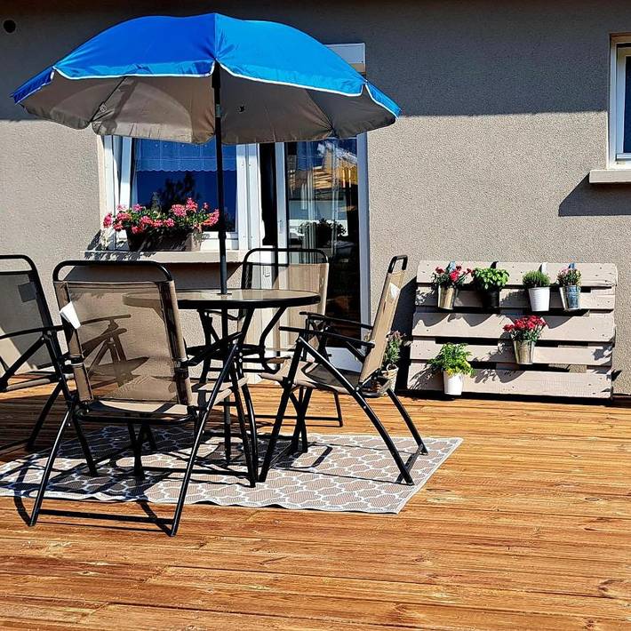Location de vacances pour 4 personnes, avec Balcon et Terrasse ainsi que Jardin et Piscine à Bitsch