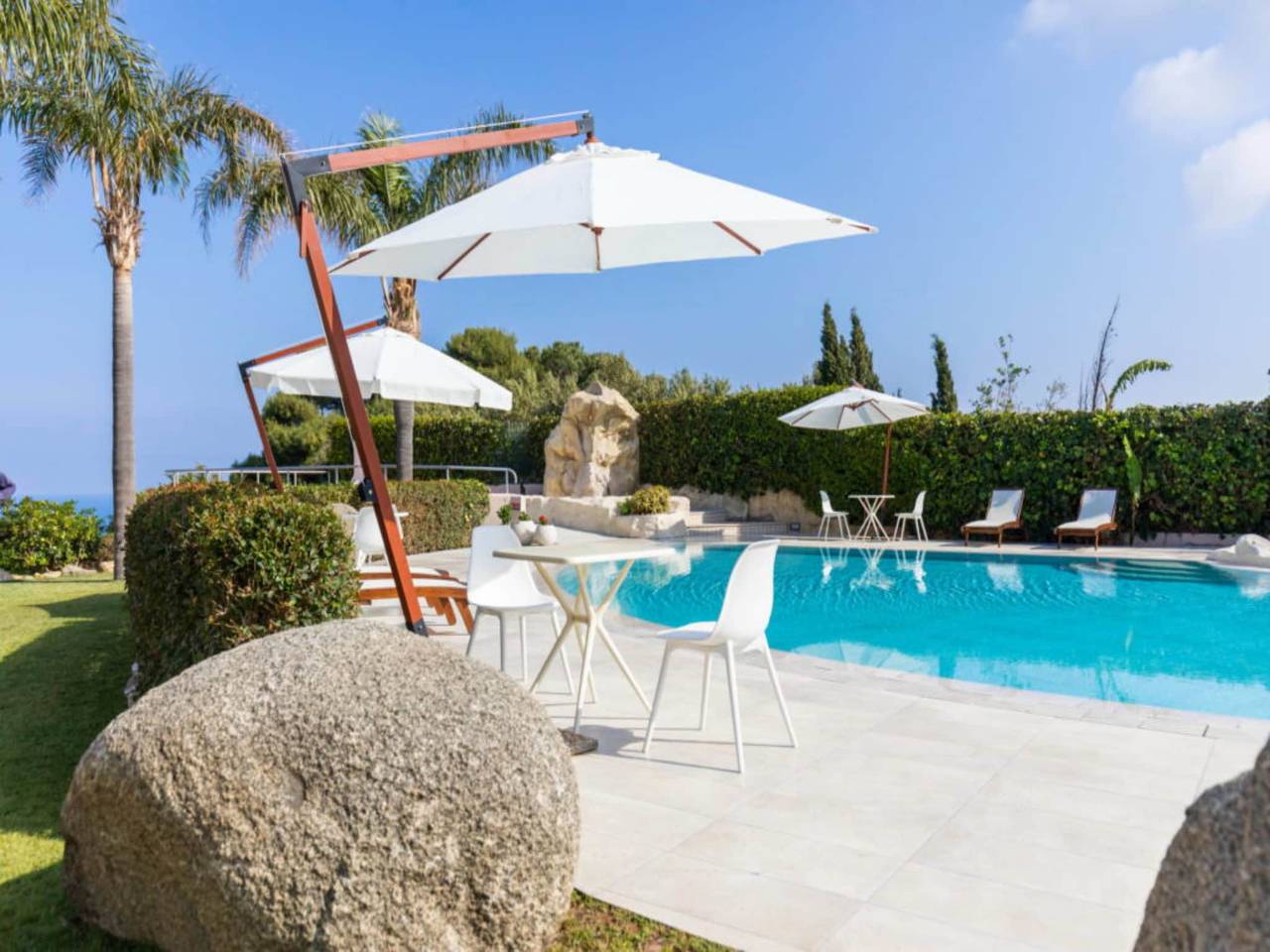 Studio entier, Studio pour couples avec piscine à Capo Vaticano in Faro Capo Vaticano, Province de Vibo Valentia