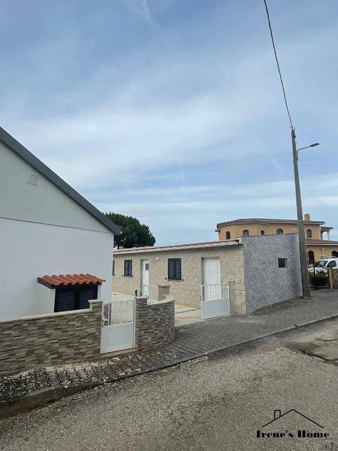 Three-Bedroom Holiday Home in Santa Bárbara, Lissabon Distrikt