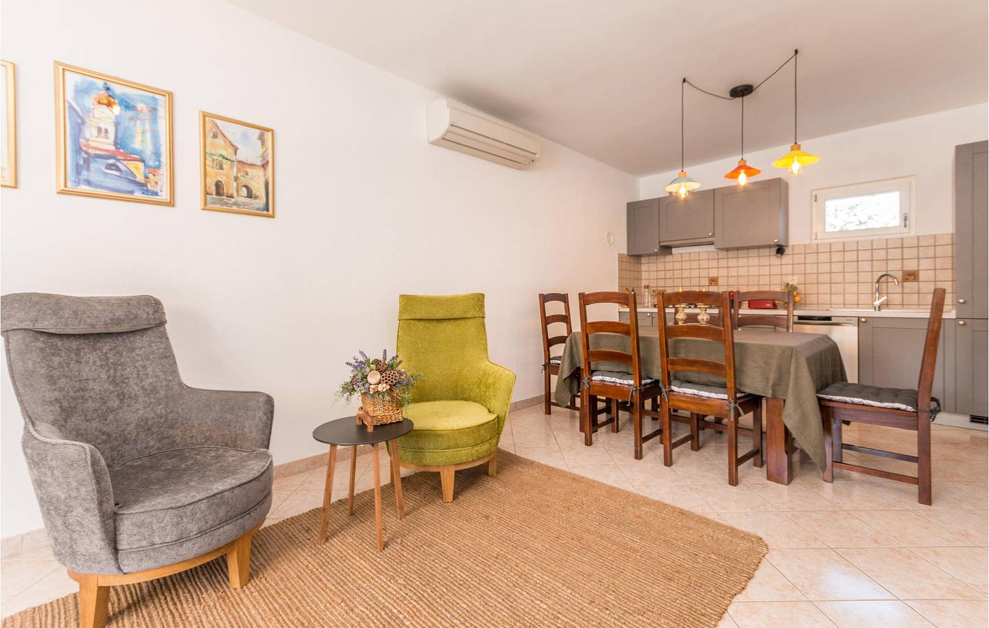 Geräumige 2-Zimmer-Wohnung mit Pool und Terrasse, 2 km vom Stadtzentrum von Kakma entfernt in Općina Polača, Zadar