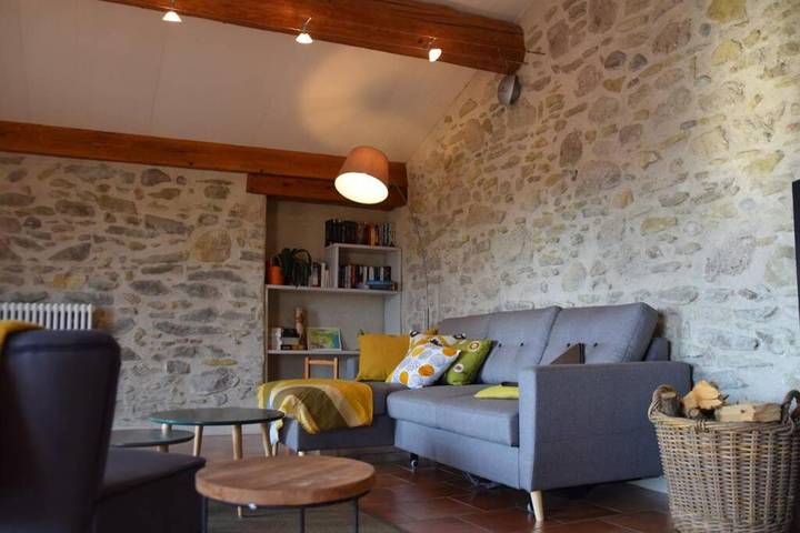 Gîte pour 8 personnes, avec piscine ainsi que jardin et vue, adapté aux familles à Limoux - 2