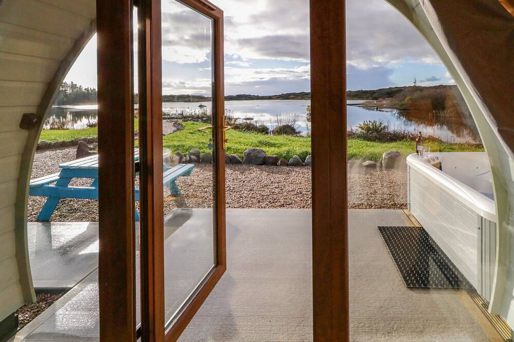 The Wheelhouse Pod No. 1, romantic in Burtonport, County Donegal in Glenties, County Donegal