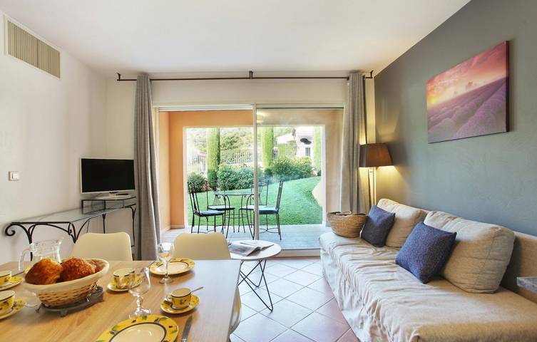 Location de vacances pour 2 personnes, avec Balcon et Piscine dans les Alpes-de-Haute-Provence