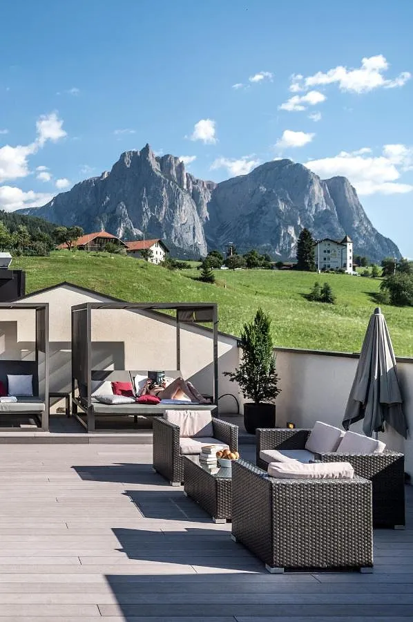 Hotel para 3 personas, con piscina y vistas además de sauna y jardín - 1