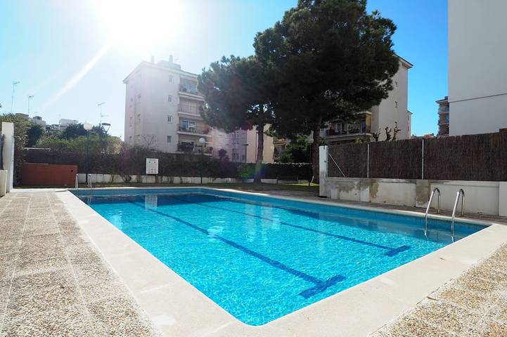 Ferienwohnung für 9 Personen, mit Balkon und Pool - 1