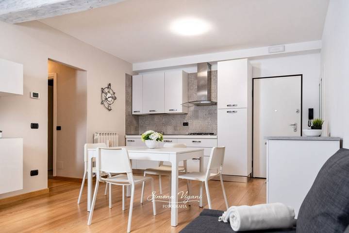Appartamento intero, Fascino in riva al lago: Appartamento elegante vicino al Lago d'Iseo in Lovere, Lago d'Iseo