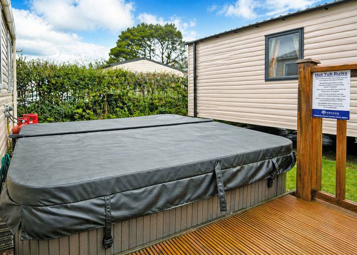 Glamping for 6 people in Pembrokeshire