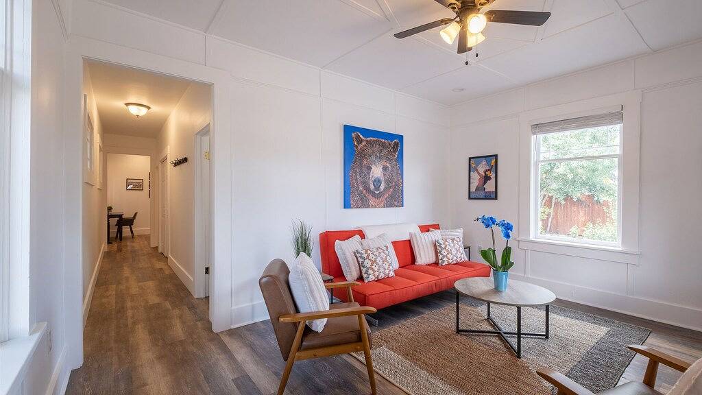 Chic Downtown Truckee Home | Desk, Pet Friendly | 9 Mins to Northstar Ski in Truckee, Nevada County