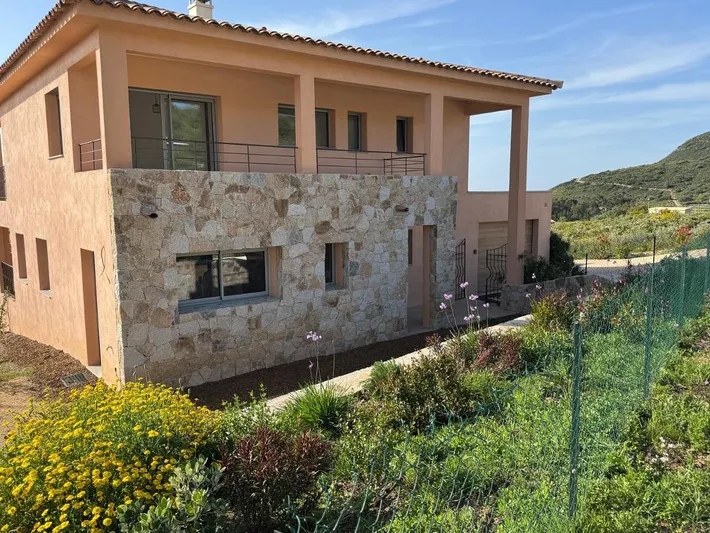 Villa pour 10 personnes, avec vue ainsi que jardin et bassin pour enfant, animaux acceptés - 1