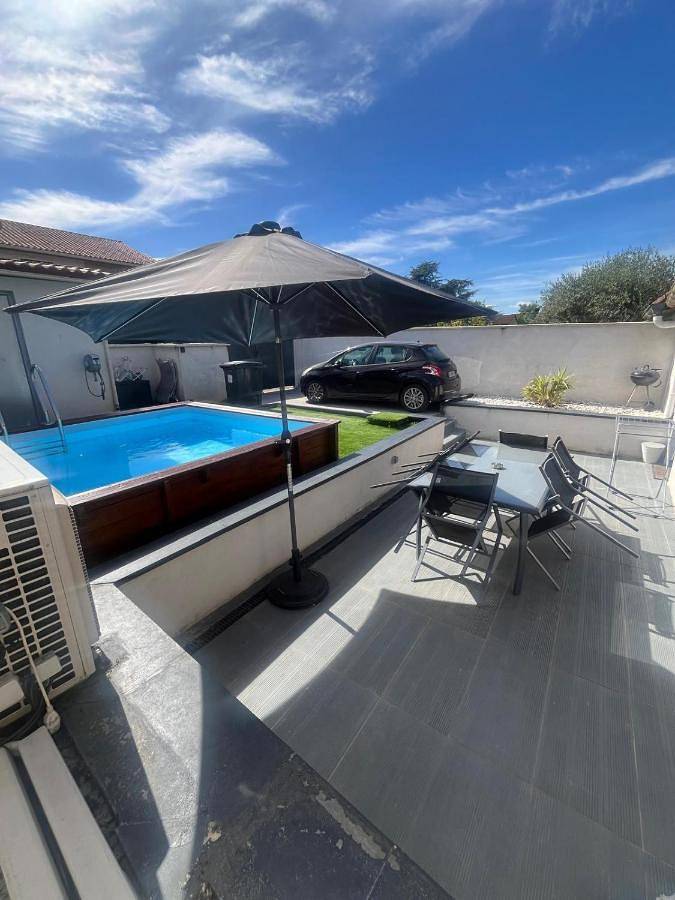 Location de vacances pour 5 personnes, avec jardin et piscine à Chasse-sur-Rhône