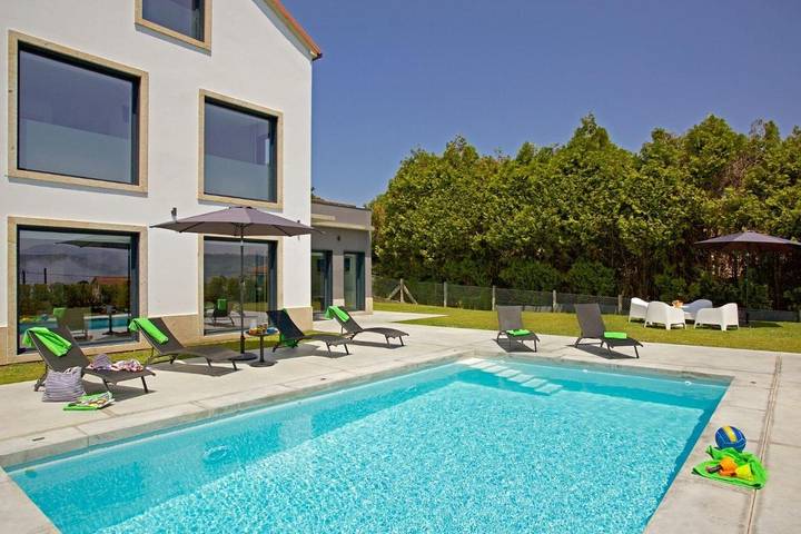 Chalet para 8 personas, con Balcón y Terraza además de Jardín y Piscina en Provincia de Pontevedra - 2
