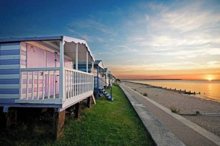 Holiday rental for 4 people, with pool and garden in Whitstable