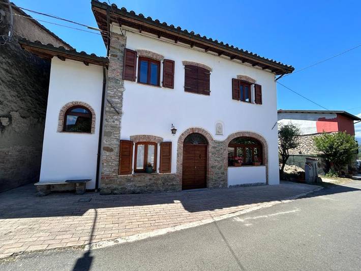 Chambre d’hôte pour 2 personnes, avec Terrasse ainsi que Jardin et Vue à Aulla