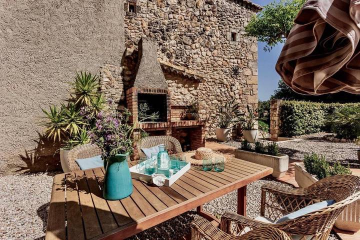 Casa rural para 14 personas, con vistas además de jardín y piscina, Se admiten mascotas en Castellví de la Marca - 4