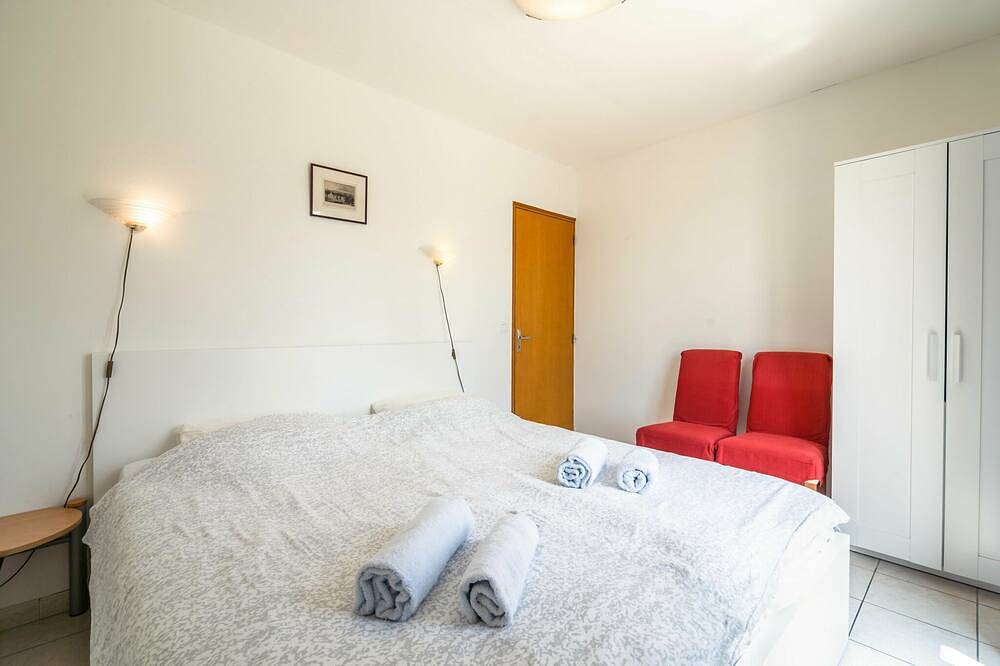 Modern Villa with Heated Pool in Beaufort, Canal du Midi