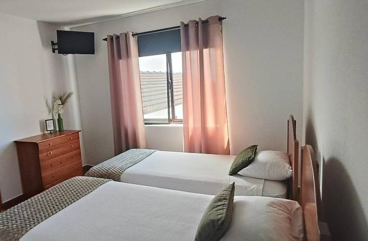 Gîte pour 2 personnes, avec jardin dans Capelo