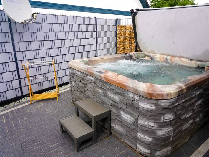 Ferienhaus für 7 Personen, mit Terrasse und Whirlpool sowie Garten und Sauna in Senftenberg - 3
