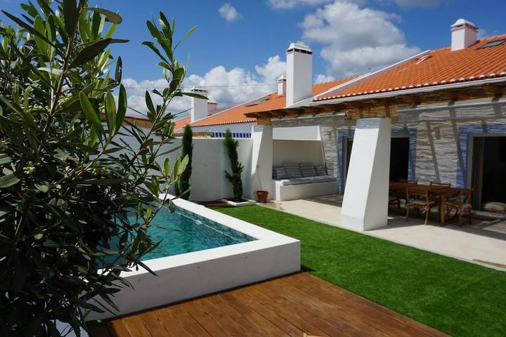 Location de vacances pour 6 personnes, avec Terrasse ainsi que Jardin et Piscine dans São Cristóvão