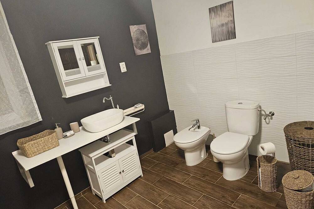 Cozy 1-bedroom house in cool Enying with Ac in Enying, Balaton