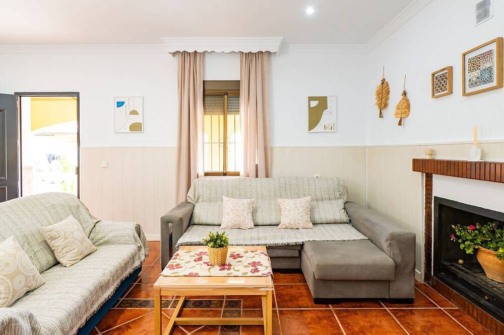 Cubo's Finca Megan / privater Pool / kostenloses Wlan / Klimaanlage in Alhaurín de la Torre, Costa del Sol