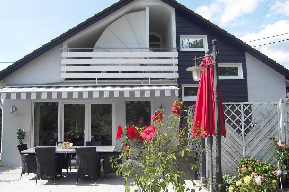 Ganze Wohnung, Ruhige, moderne, helle Ferienwohnung im Grünen in Gernsbach, Nordschwarzwald
