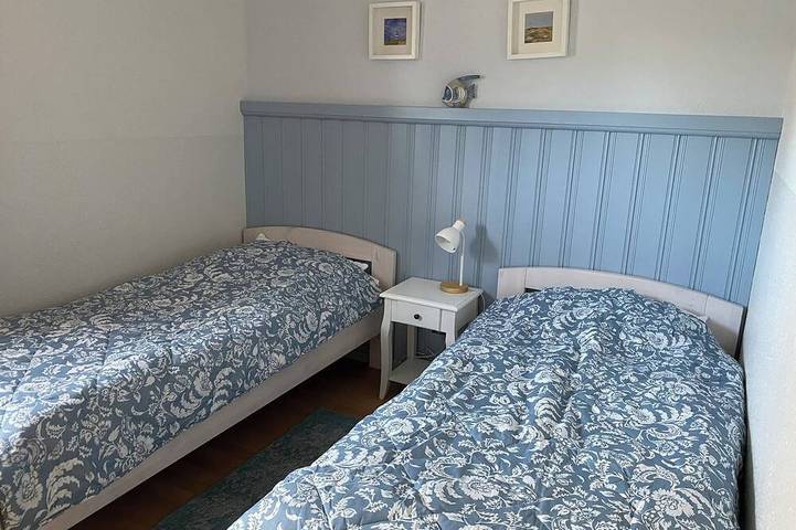 Ganze Wohnung, Helle und freundliche Ferienwohnung für 4 P. mit 2 Schlafzimmern, Terasse/Garten in Zingst, Fischland - Darß - Zingst