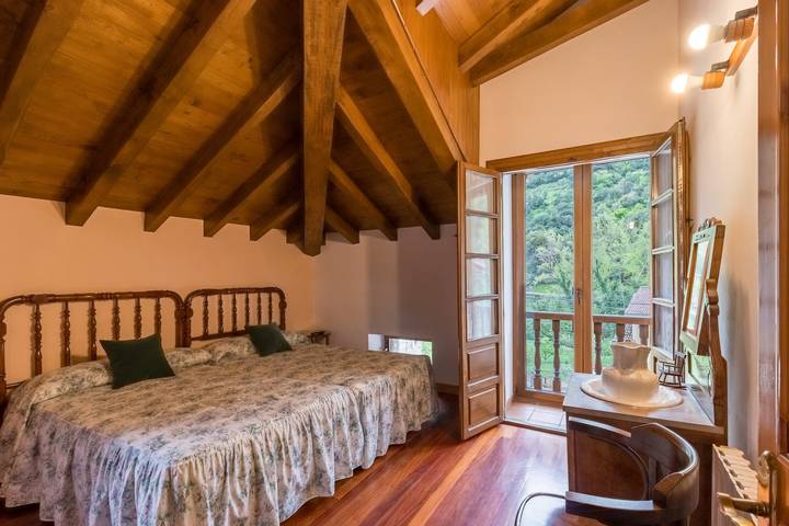 Casa rural 'El Agero' con vistas a la montaña, terraza privada y Wi-Fi in Cillorigo de Liébana, Cordillera Cantábrica