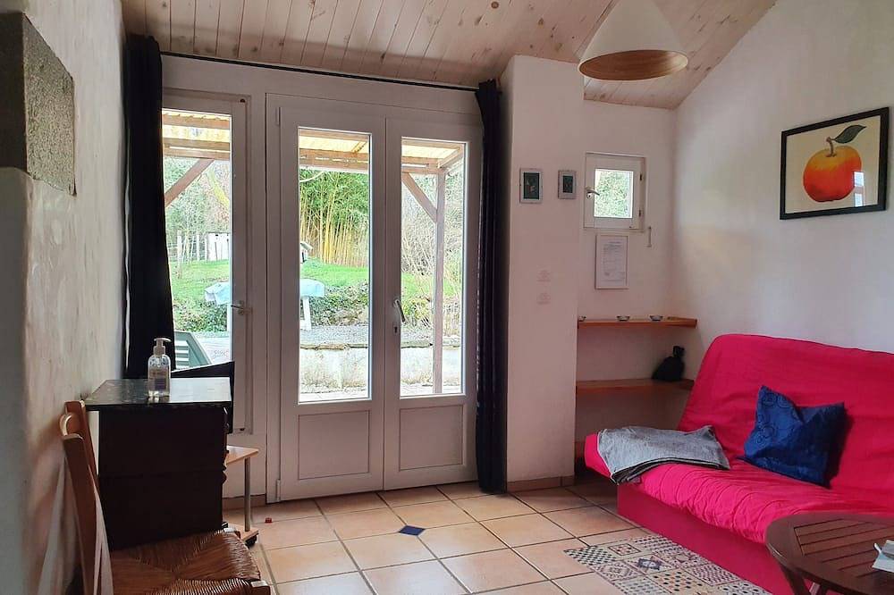 Ganze Wohnung, Ruhige gemütliche Ferienwohnung mit großem Garten nähe Meer in Ver, Coutances und Umgebung