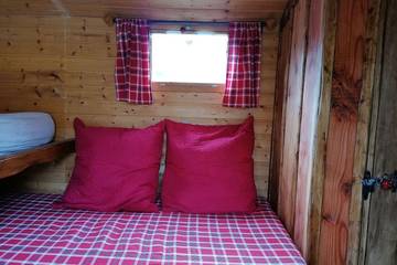 Lodge pour 2 personnes, avec jardin ainsi que piscine et balcon dans les Vosges