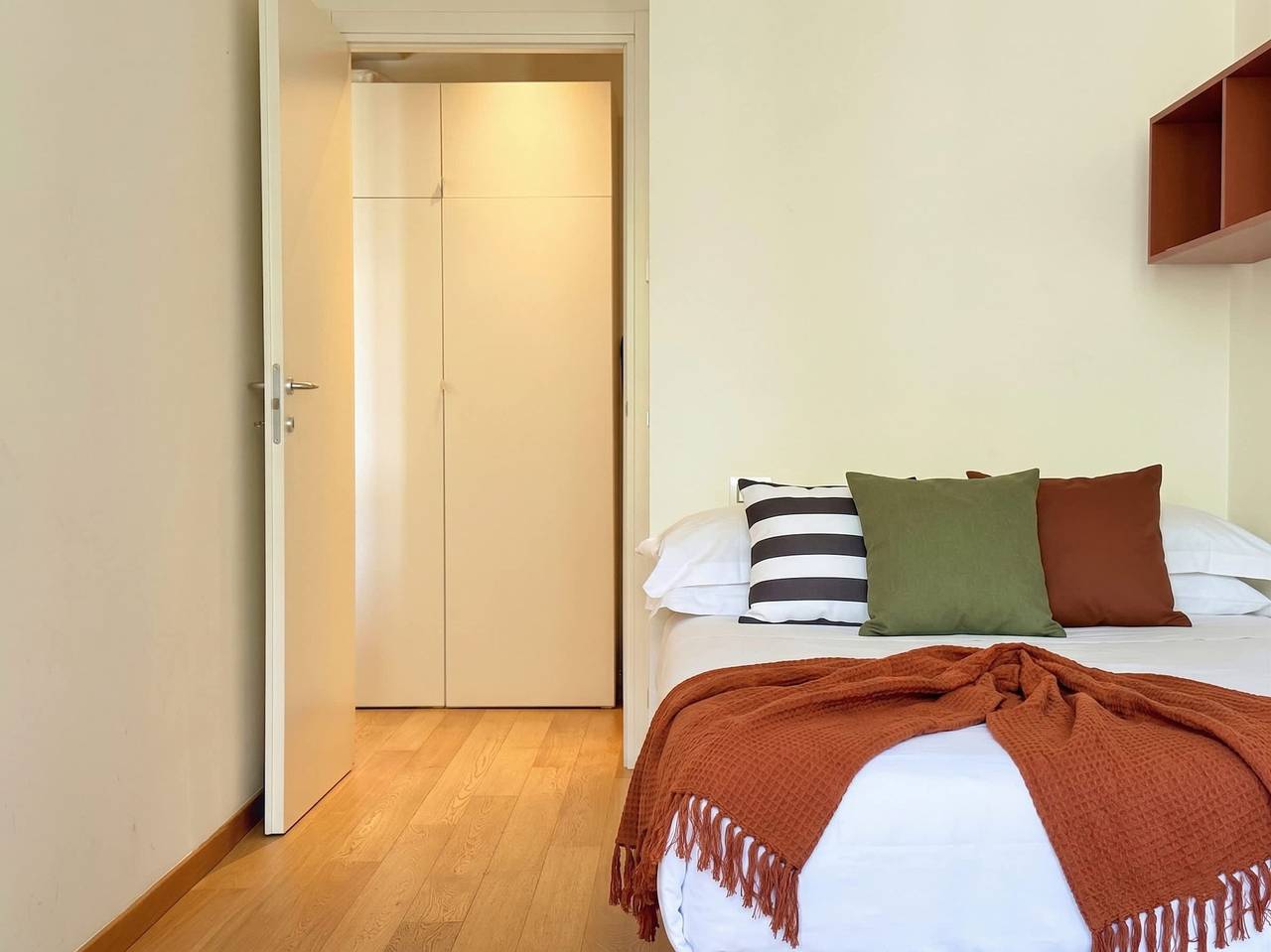 Ganze Wohnung, Moderno bilocale con terrazzo e parcheggio in Florence city center, Florenz