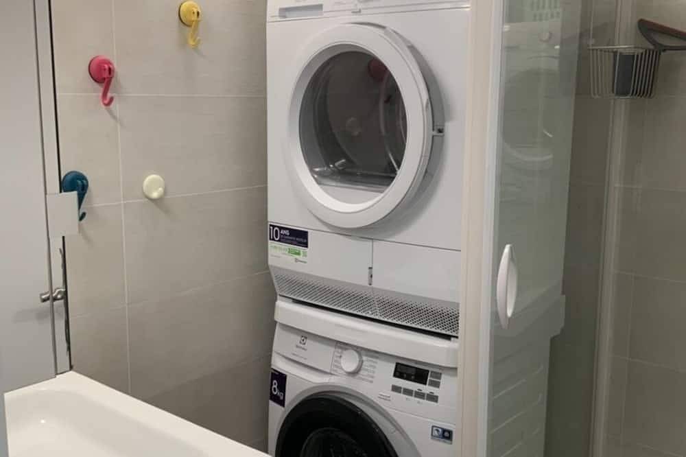 Appartement entier, Appartement 3 pièces 6 pers : vue mer et accès piscine privée in Guidel, Côte des Mégalithes