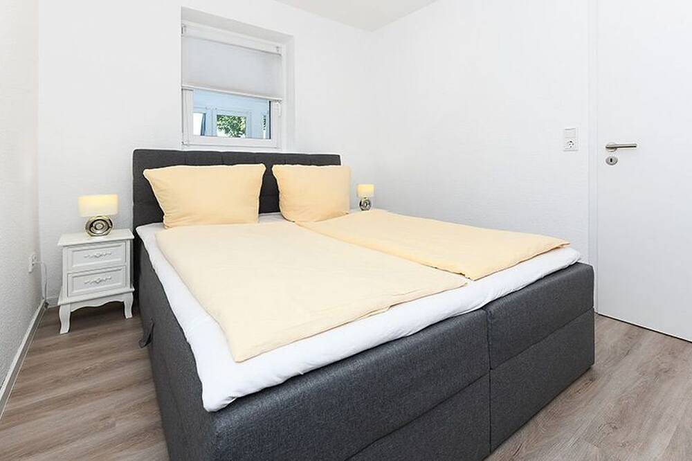 Ganze Wohnung, Ferienwohnung Esche - Haus Baumkrone in Groß Holum, Neuharlingersiel