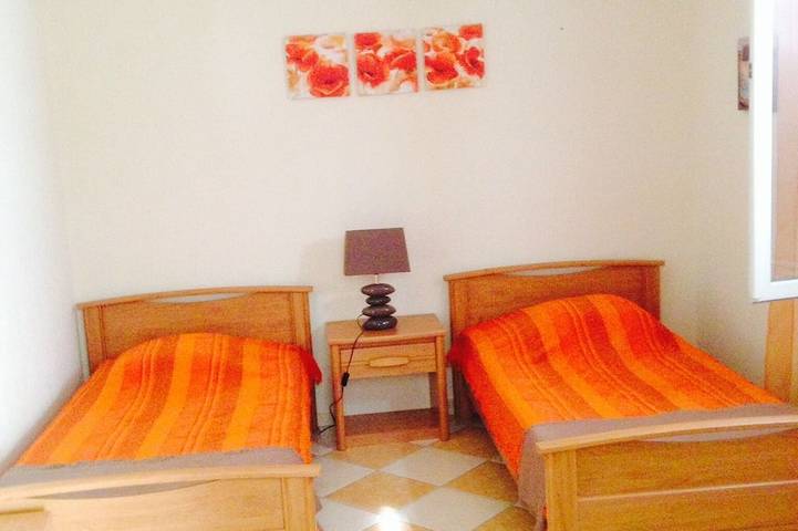 Location de vacances pour 10 personnes, avec terrasse et jardin à Chambonas - 2