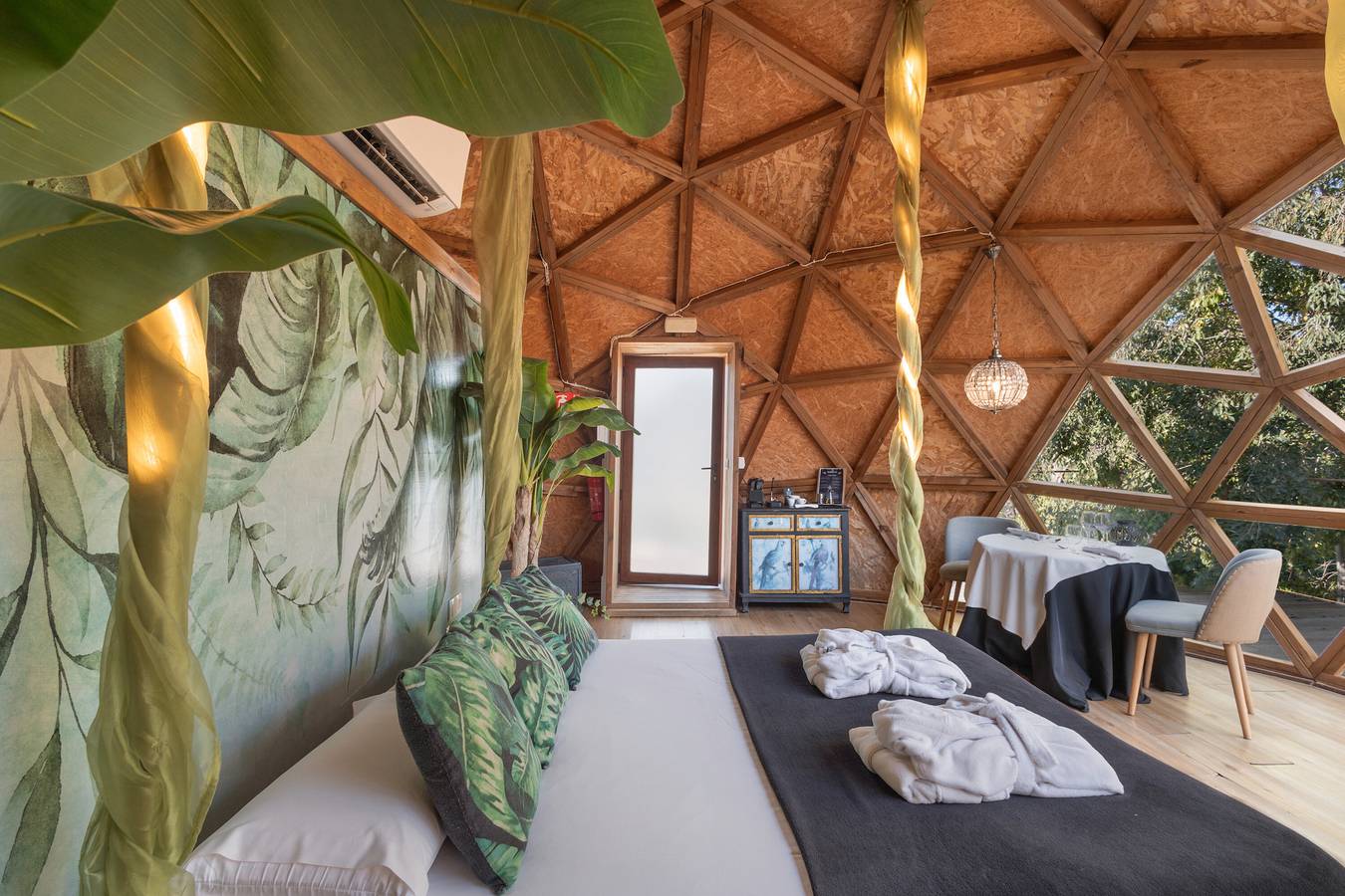 Apartamento entero, Apartamento 'Bubble Suites' con vistas a la montaña, Wi-Fi y aire acondicionado in Canyelles (Barcelona), Garraf